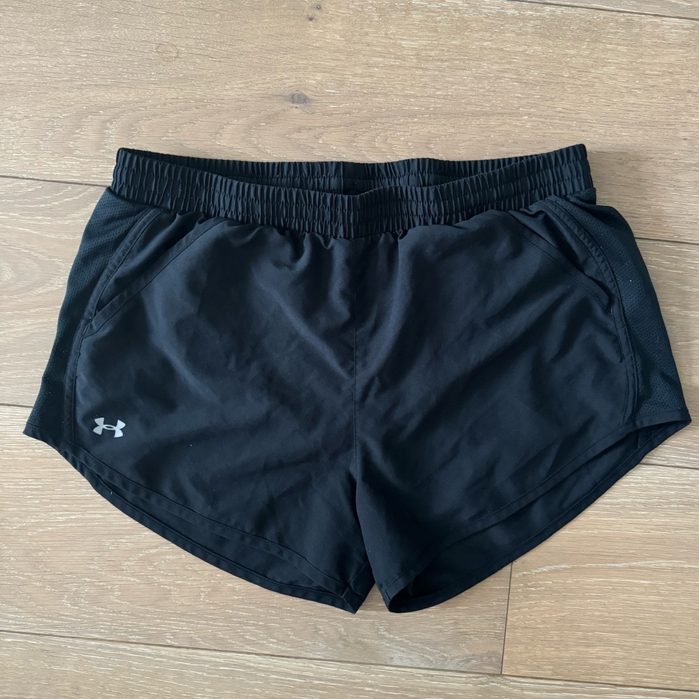 Under Armour Athletic Shorts | M